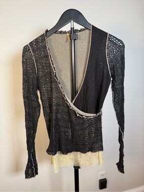 ETE Black Layered Open-Knit Wrap-Detail Top with Cream Hem